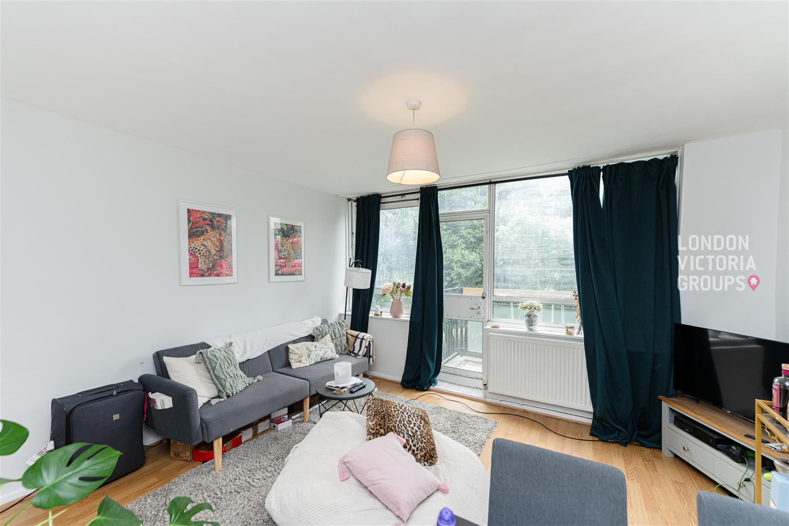 2 bed property in Walter Terrace, London